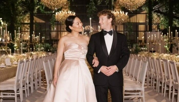 شاهد .. مارك زوكربيرغ يفاجئ زوجته بعرض غنائي مميز في عيد ميلادها الأربعين - بالفيديو