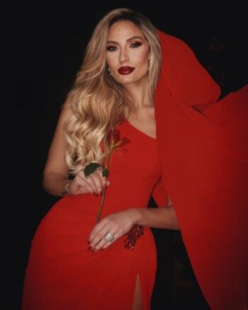 شاهد .. ميرفا قاضي : " عشرة حيواناتي الأليفة أفضل من عشرة الناس "