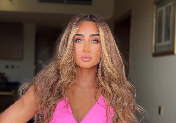 شاهد .. هنا الزاهد تتعرض لموقف طريف خلال إحدى فعاليات موسم الرياض