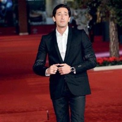 شاهد .. علكة أدريان برودي تخطف الأضواء في الأوسكار