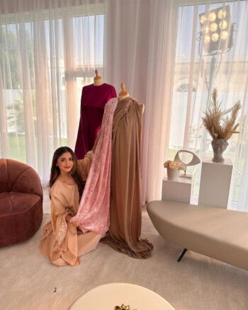 شاهد .. حلا الترك تستقبل رمضان بزينة مميزة وأجواء لافتة