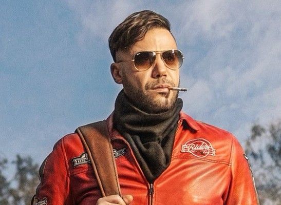 شاهد .. مشهد من "العتاولة" يتحدث عن عادل إمام وإبنه محمد.. وهـ ـذا تعليق الأخير