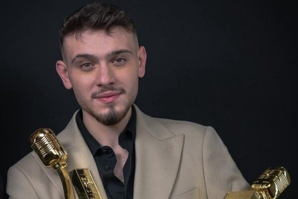 شاهد .. الشّامي يتألق في قمة بيلبورد إلى جانب شيرين عبدالوهاب وعمرو دياب