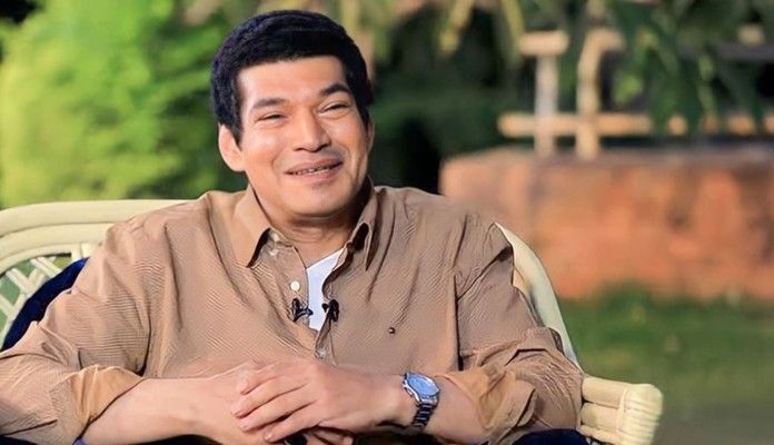 شاهد .. باسم سمرة يشكر من شاركه العزاء في وفاة والدته