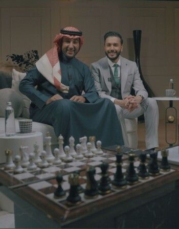 شاهد .. هشام الهويش يكشف أسرار عائلية وفنية خلال حلوله على "شطرنج"