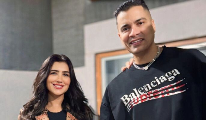 شاهد .. حسن شاكوش يشارك متابعيه كواليس اغنية مسلسل "إش إش" إلى جانب مي عمر