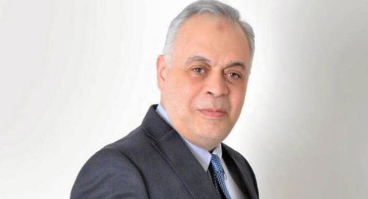 شاهد .. نقل أشرف زكي إلى المستشفى وزوجته تكشف التفاصيل