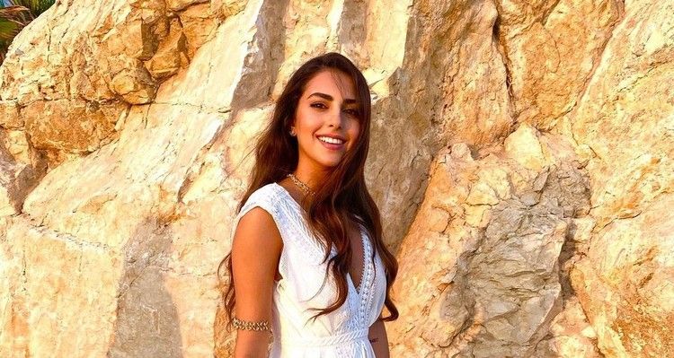 شاهد .. فاليري أبو شقرا تستمتع برفقة إبنها ولطافته تخطـ ـف الأنظار