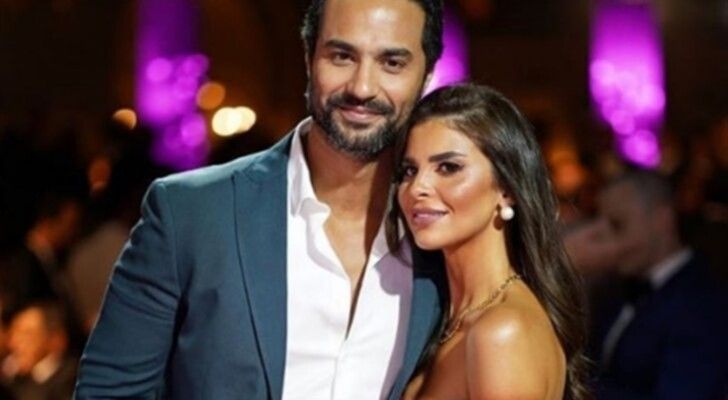 شاهد .. كريم فهمي يشارك لحظة رومنسية مع زوجته دانيا البناوي