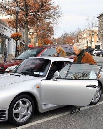 شاهد .. رالف لورين يمتلك أسطول من السيارات الفارهة الخيالية بقيمة 600 مليون دولار