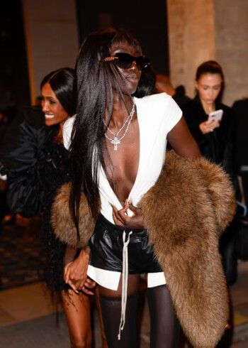 شاهد .. أنوك ياي عارضة الأزياء السوداء الأشهر بعد نعومي كامبل