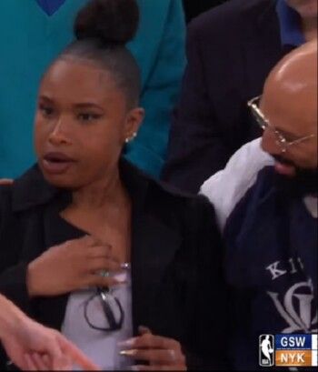 شاهد .. جنيفر هدسون تتعرض لضربة قوية على وجهها