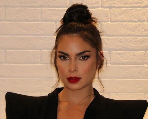 شاهد .. ريتا حايك تقضي أوقاتاً ممتعة مع عائلتها على الثلج