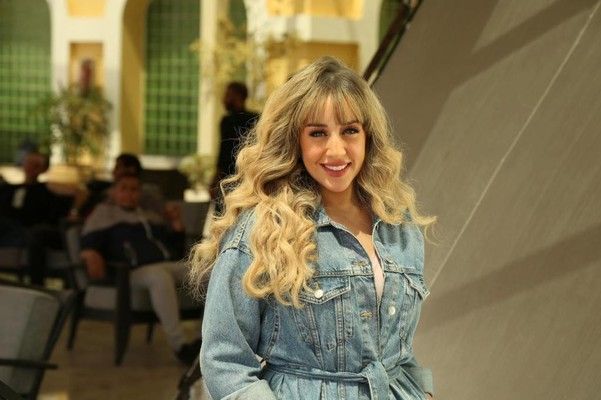 شاهد .. فرح الزاهد تتمنى التعاون مع شقيقتها هنا.. وهذا ما قالته