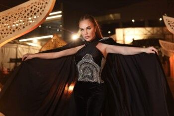 شاهد .. نيكول سابا تتألق في حفل رمضاني والحضور يناديها بـ"رقية العسكري"