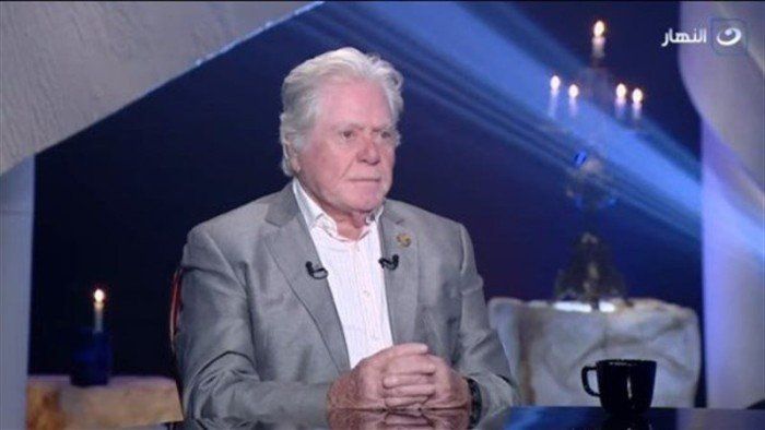 ناس كتير بتتخلع | بالفيديو.. حسين فهمي يعلق على خلع زوجته السعودية له في المحكمة