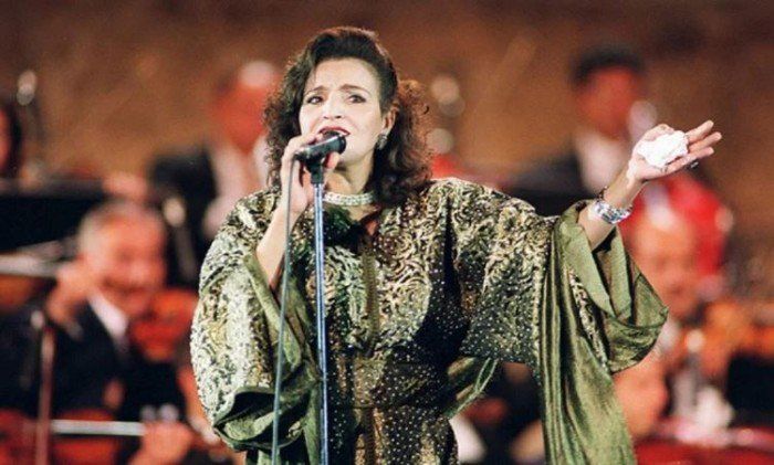 رحيل الفنانة المغربية نعيمة سميح عن عمر ناهز 72 عامًا