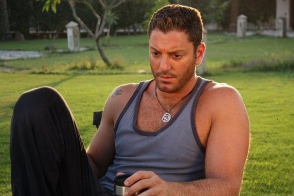 شاهد .. تامر هجرس يفجع بوفاة حماته