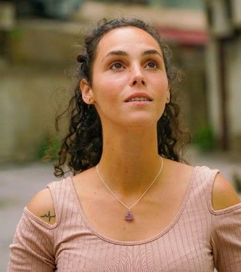 شاهد .. فيروز أبو حسن : وافقت على هذه المشاهد الجريئة بفيلم " عا أمل تجي " ولكن