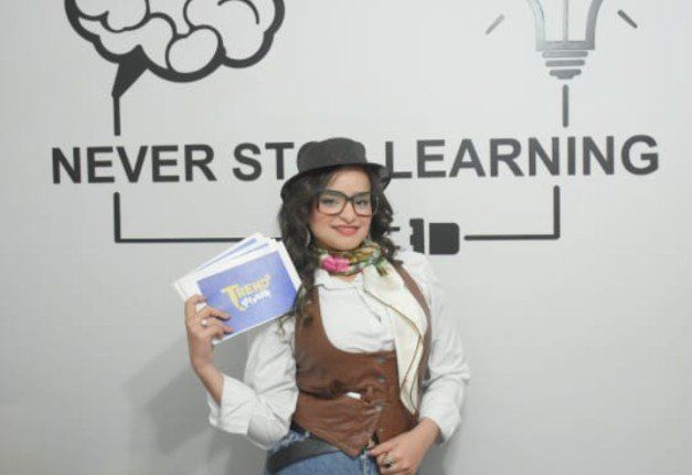 أمنيه بدير تروج لبرنامجها الجديد " بودكاست أسمه ايه "