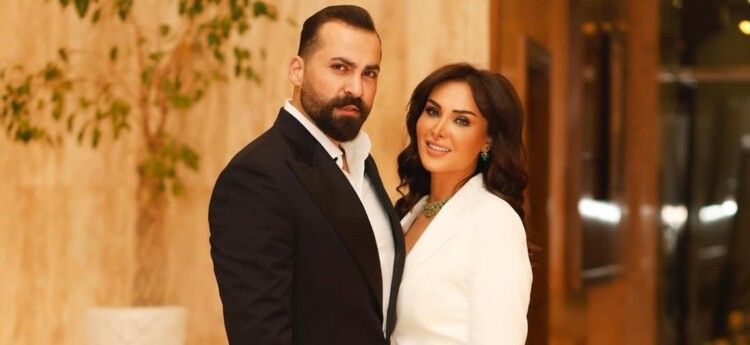 شاهد .. فارق العمر لم يشكل عائقاً بينهما.. إليكم قصة حب مهيار خضور وزوجته وأجمل صورهما