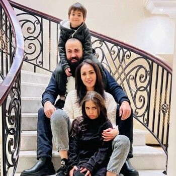 شاهد .. فارق العمر لم يشكل عائقاً بينهما.. إليكم قصة حب مهيار خضور وزوجته وأجمل صورهما