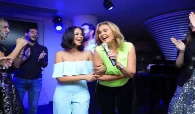 شاهد .. منى زكي تحتفل بعيد ميلاد يسرا بطريقة لافتة