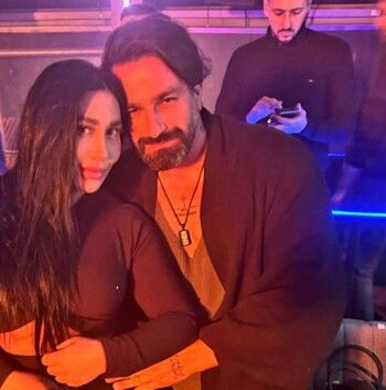 شاهد .. ساندرين الراسي تحتفل بعيد ميلادها بأجواء مميزة