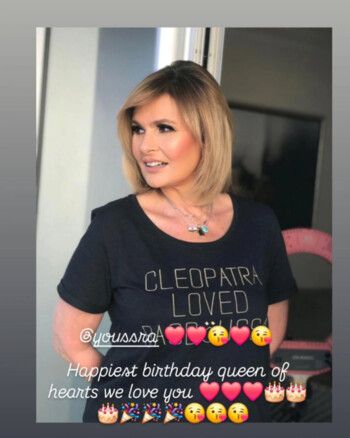 شاهد .. منى زكي تحتفل بعيد ميلاد يسرا بطريقة لافتة