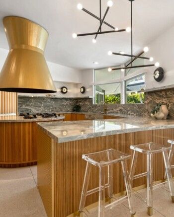 شاهد .. قصر شهر عسل إلفيس و بريسيلا بريسلي معروض للبيع بهذا المبلغ الخيالي