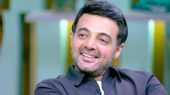 شاهد .. عمرو محمود ياسين يروي أحداثاً من طفولته.. وهذا اسمه الحقيقي