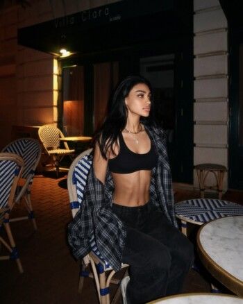 شاهد .. سيبيل بو شعيا تستعرض رشاقة جسمها بهذا اللوك الكاجوال