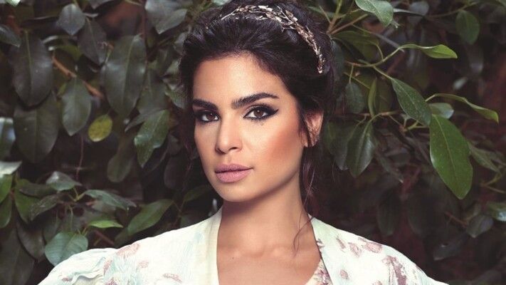 شاهد .. ريتا حايك تمارس رياضة التنيس بهذه الطريقة الغريبة