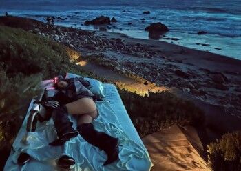 شاهد .. كيم كارداشيان تشارك لحظات رومنسية مع "روبوت" والجمهور يتساءل