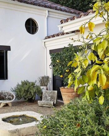 شاهد .. منزل كيندال جينر بتصميم إسباني عنوان للفخامة و الرقي