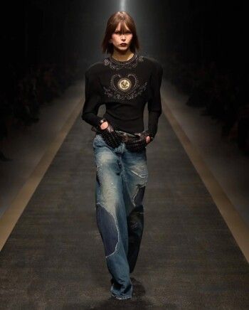 شاهد .. دوناتيلا فيرساتشي تتنحى عن منصبها في Versace بعد 30 عام والسبب!