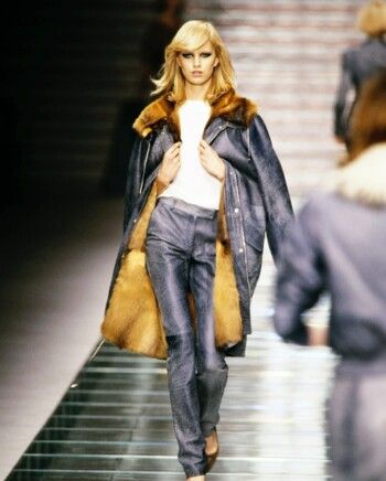 شاهد .. دوناتيلا فيرساتشي تتنحى عن منصبها في Versace بعد 30 عام والسبب!