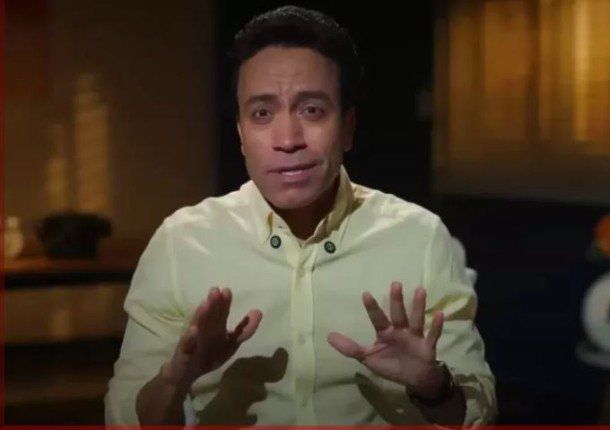 الرئيس المصري يشيد بالفنان سامح حسين وبرنامجه الرمضاني قطايف