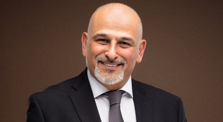 شاهد .. إتهامات لـ جمال سليمان بالطائفية.. وهكذا رد
