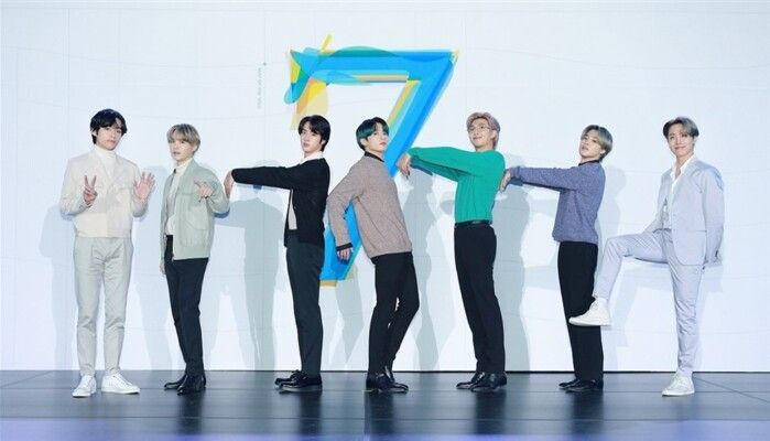 شاهد .. بعد فترة انقطاع طويلة بسبب الخدمة العسكرية الإلزامية .. فرقة "BTS" تعود في هذا الموعد