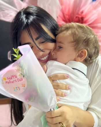 شاهد .. جيسيكا عازار تحتفل بعيد الأم مع ابنها فهد