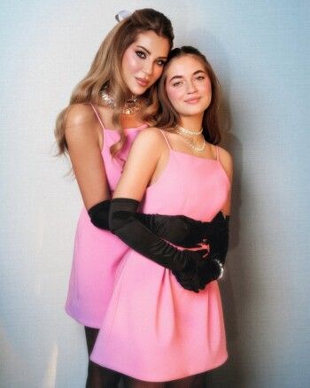 شاهد .. ابنة كارلا حداد تسحر العيون بملامحها الجميلة في أحدث ظهور لها