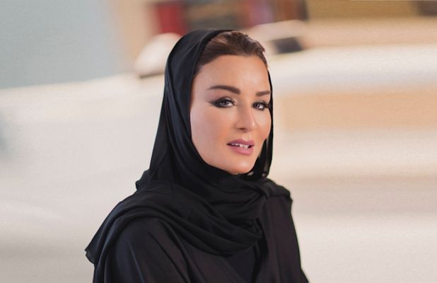 شاهد .. الشيخة موزا تظهر ذوقاً مميزاً في أحدث ظهور لها