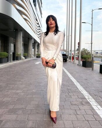 شاهد .. كندة حنا تلفت الأنظار بجمالها بهذا الفستان الأنيق