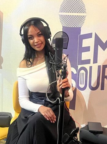 شاهد .. لميس سلطان تروّج لأغنيتها الجديدة "تنكس" بالأسلوب الخبيتي وتعد جمهورها بالتجديد