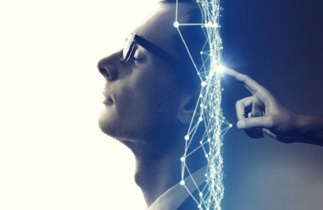 إنجاز طبي غير مسبوق.. مريض بالشلل يتحكم بذراع روبوتية بقوة العقل