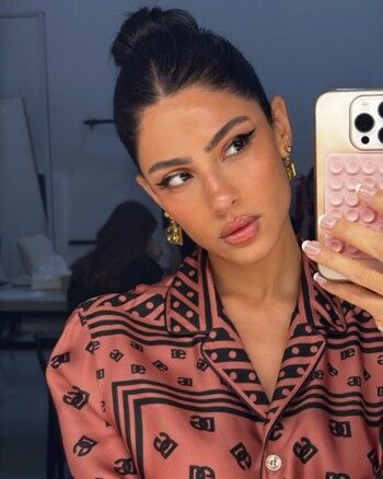 شاهد .. سعر مرتفع لإطلالة هدى المفتي الشيك من Dolce & Gabbana