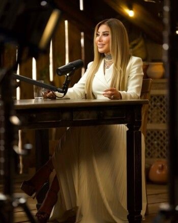 شاهد .. هذا اللون طغى على إطلالات النجمات الرمضانية لهذا العام