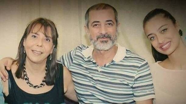 شاهد .. جلسة تصوير رائعة تجمع ابنة أندريه سكاف الجميلة بوالدتها