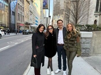 شاهد .. إليسا تجتمع بسياسي شهير في نيويورك